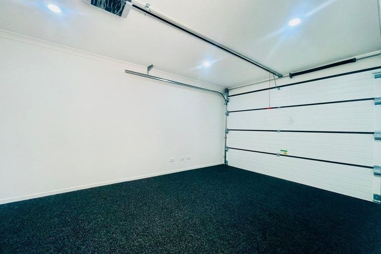 Photo of property in 8c Neems Place, Manurewa, Auckland, 2102