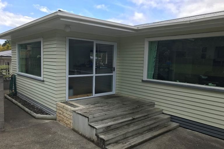 Photo of property in 6 Hillside Crescent, Westown, New Plymouth, 4310