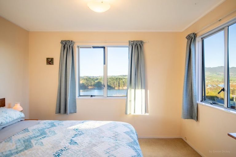 Photo of property in 4 Robertson Street, Raglan, 3225