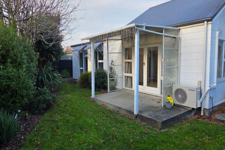 Photo of property in 1/18 Maidstone Road, Ilam, Christchurch, 8041