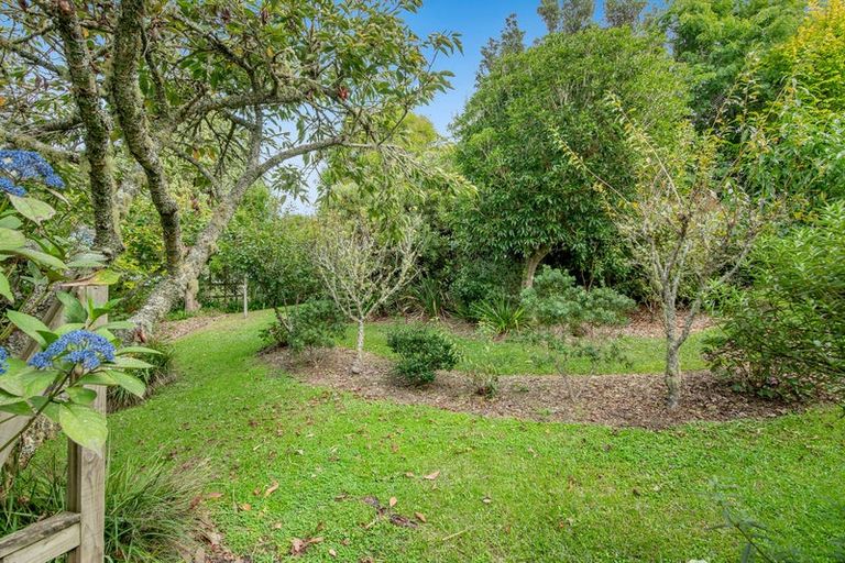 Photo of property in 1688 South Head Road, South Head, Helensville, 0874