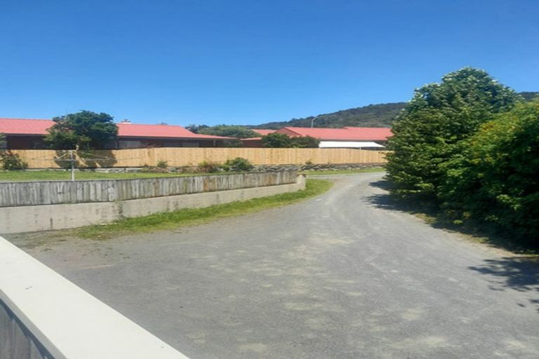 Photo of property in 327 Western Hills Drive, Avenues, Whangarei, 0110