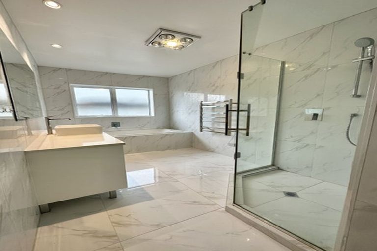 Photo of property in 15 The Mews, Shamrock Park, Auckland, 2016