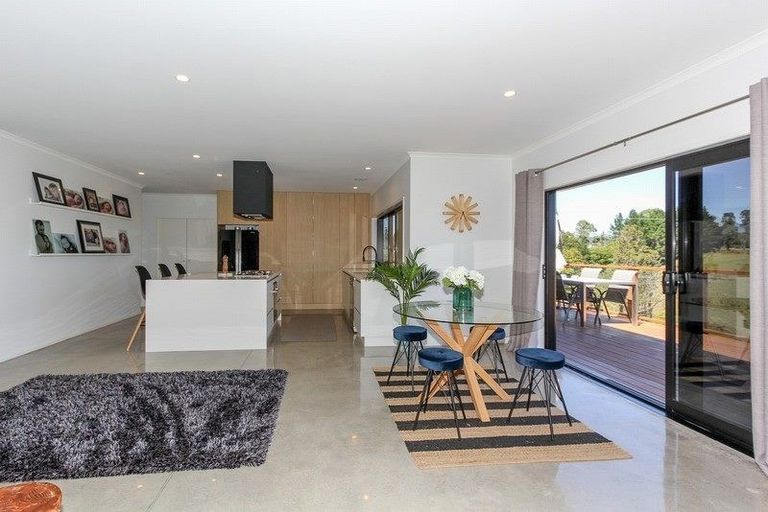 Photo of property in 5a Tupuhi Place, Highlands Park, New Plymouth, 4312