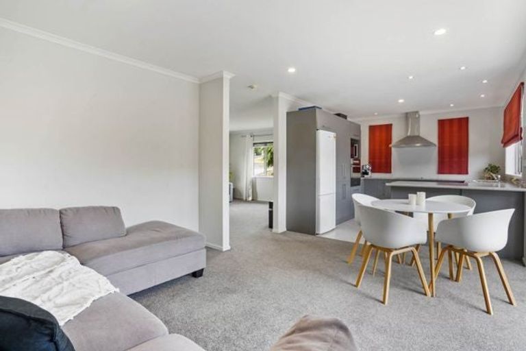 Photo of property in 16 Moira Drive, Tuakau, 2121