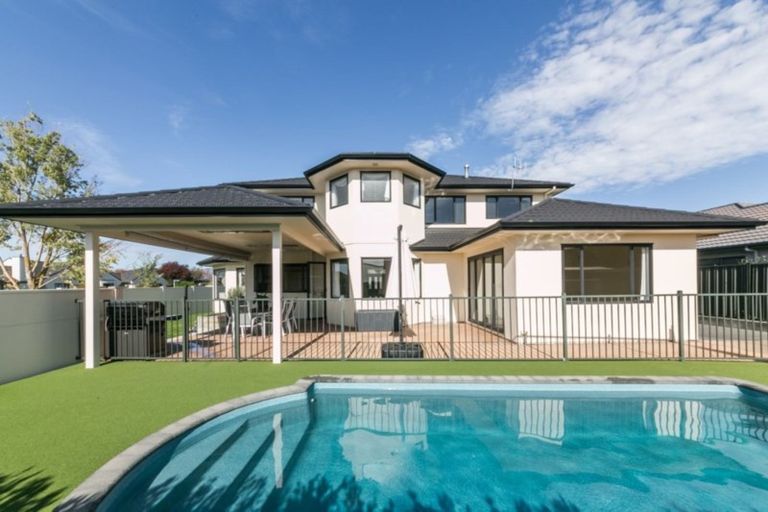 Photo of property in 2 The Croft, Havelock North, 4130