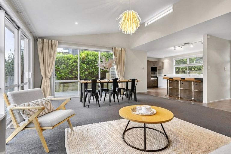 Photo of property in 19 Robertson Street, Raglan, 3225