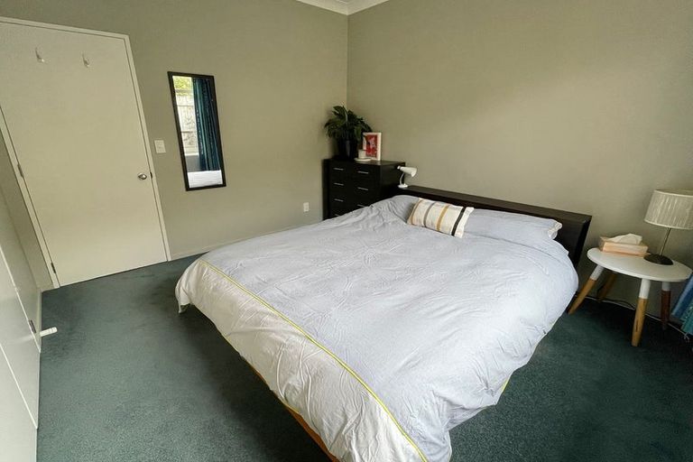 Photo of property in 35 Erlestoke Crescent, Churton Park, Wellington, 6037