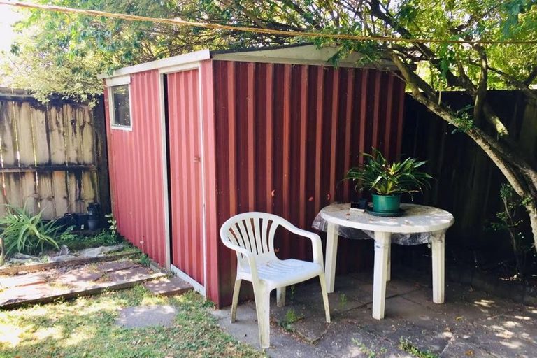 Photo of property in 1/90 Titirangi Road, New Lynn, Auckland, 0600