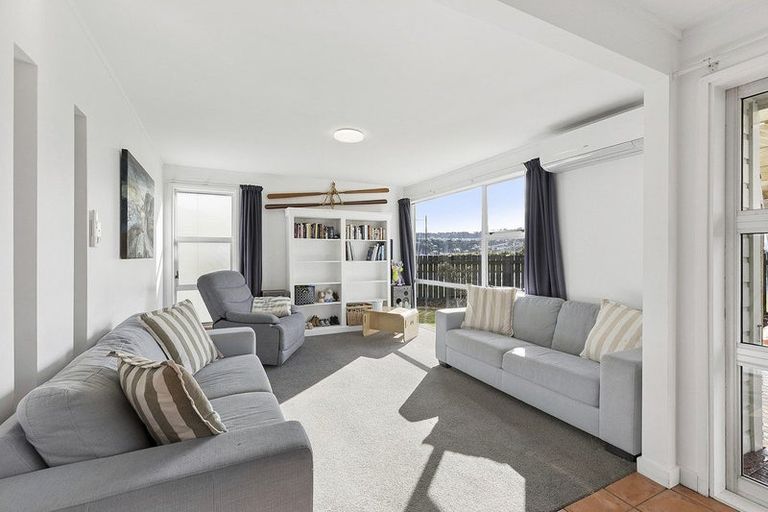 Photo of property in 2/163 Rongotai Road, Rongotai, Wellington, 6022