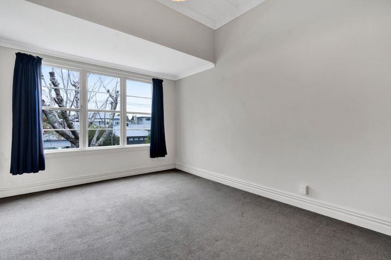 Photo of property in 35 Belt Road, Moturoa, New Plymouth, 4310