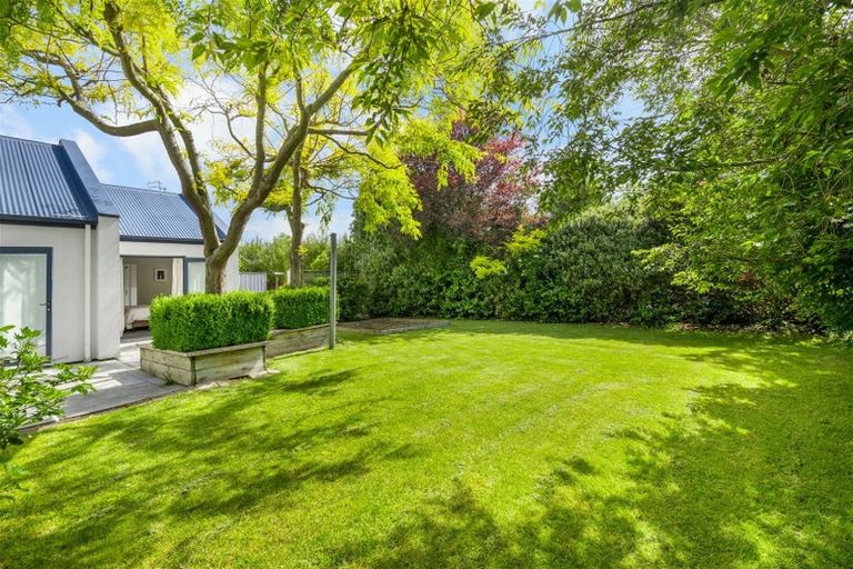 Photo of property in 9 Gwen Place, Redwood, Christchurch, 8051