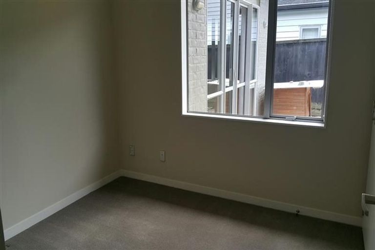 Photo of property in 108 Simpson Road, Henderson Valley, Auckland, 0614