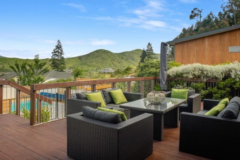 Photo of property in 9 Bell Bird Rise, Picton, 7220