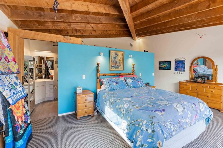 Photo of property in 18 Paetawa Road, Peka Peka, Waikanae, 5391