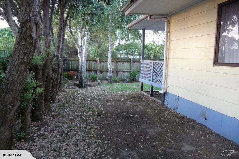 Photo of property in 2/10 Burundi Avenue, Clendon Park, Auckland, 2103