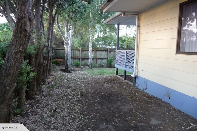 Photo of property in 2/10 Burundi Avenue, Clendon Park, Auckland, 2103