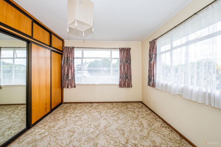 Photo of property in 1 Regent Street, Waimate, 7924