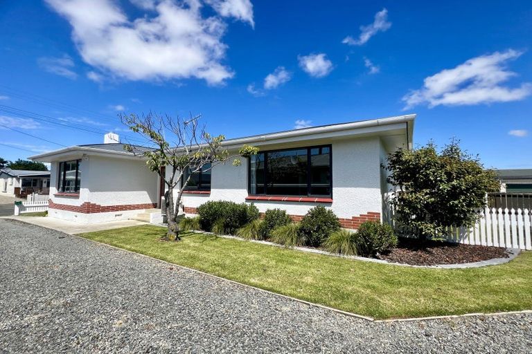 Photo of property in 96 Edinburgh Crescent, Waikiwi, Invercargill, 9810