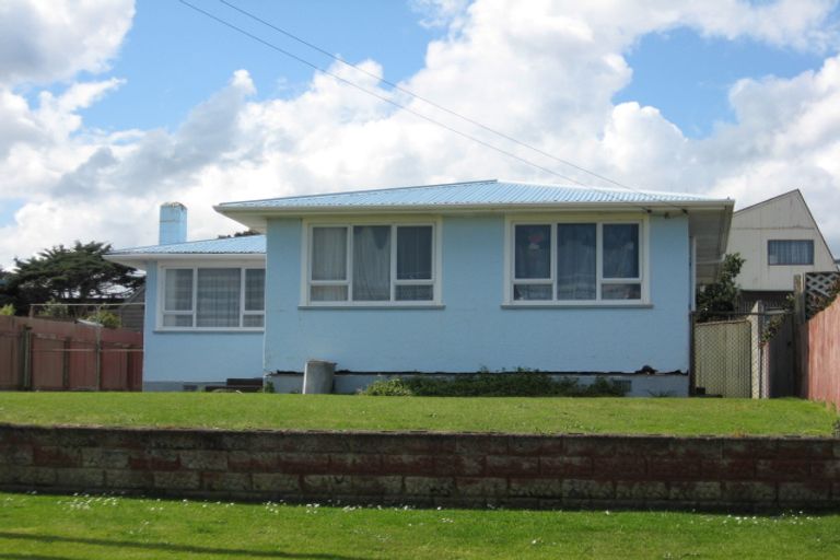 Photo of property in 12 Aotea Street, Castlecliff, Whanganui, 4501