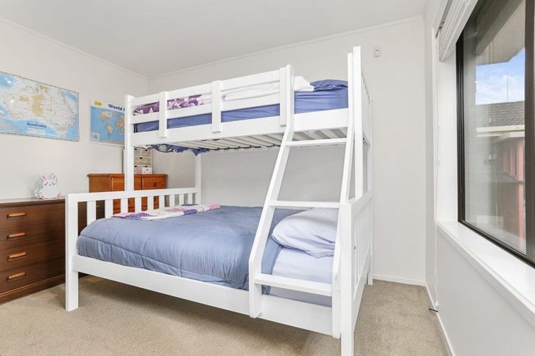 Photo of property in 1/130 Churchill Road, Rothesay Bay, Auckland, 0630