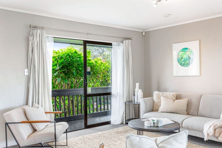 Photo of property in 2/91a Beach Road, Te Atatu Peninsula, Auckland, 0610