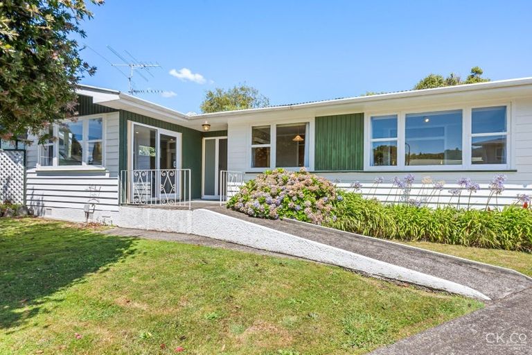 Photo of property in 4 Snell Grove, Clouston Park, Upper Hutt, 5018