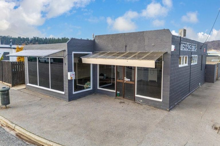 Photo of property in Terrace Stores, 29 Royal Terrace, Alexandra, 9320