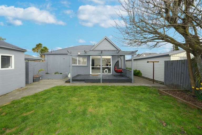 Photo of property in 62 Northcote Road, Northcote, Christchurch, 8052