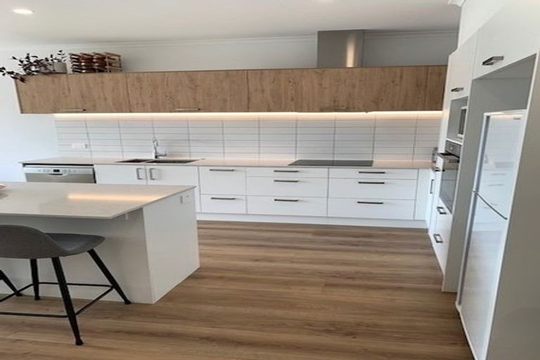 Photo of property in 7 Hudson Bay Road, Hobsonville, Auckland, 0616