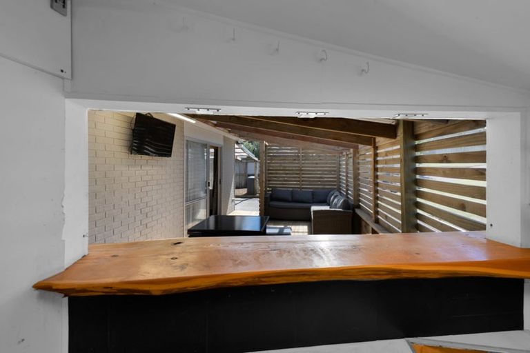 Photo of property in 28a Simons Street, Moturoa, New Plymouth, 4310