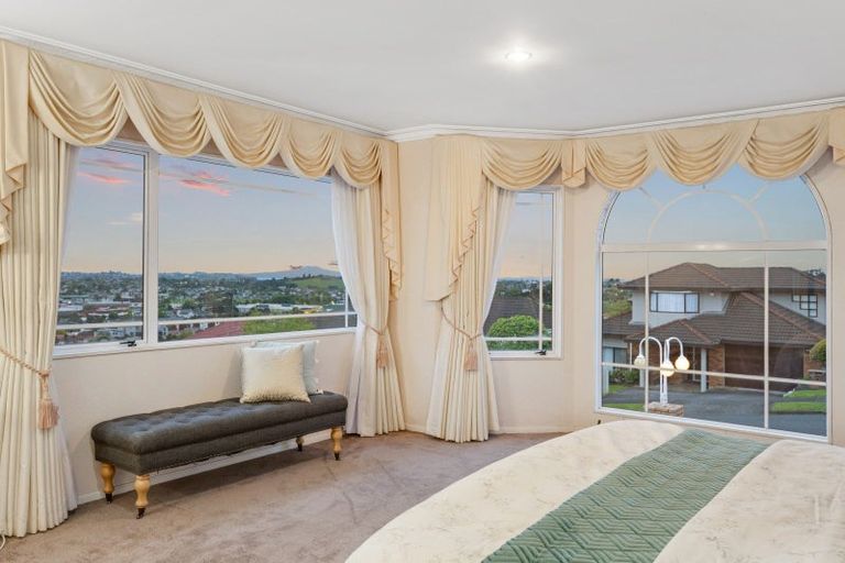 Photo of property in 35 Mccahill Views, Botany Downs, Auckland, 2010