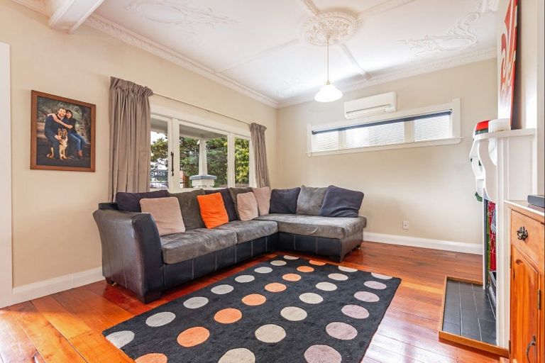 Photo of property in 92 Lyndhurst Street, Takaro, Palmerston North, 4412