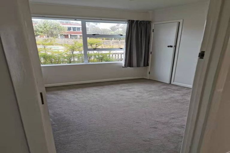 Photo of property in 316 Wairau Road, Glenfield, Auckland, 0629