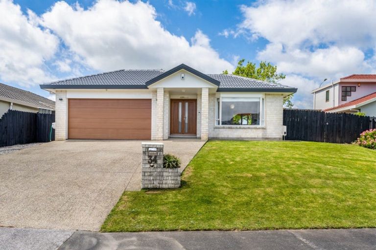 Photo of property in 34 Ambleside Drive, Northpark, Auckland, 2013