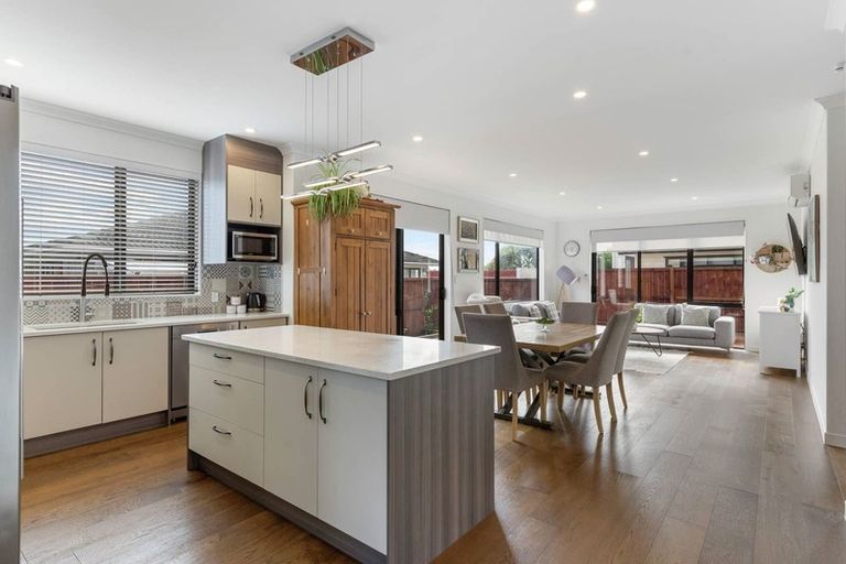 Photo of property in 39a Rodney Street, Howick, Auckland, 2014