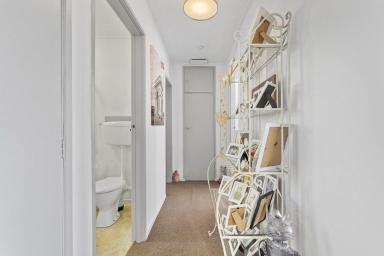 Photo of property in 73 Great North Road, Saint Johns Hill, Whanganui, 4501