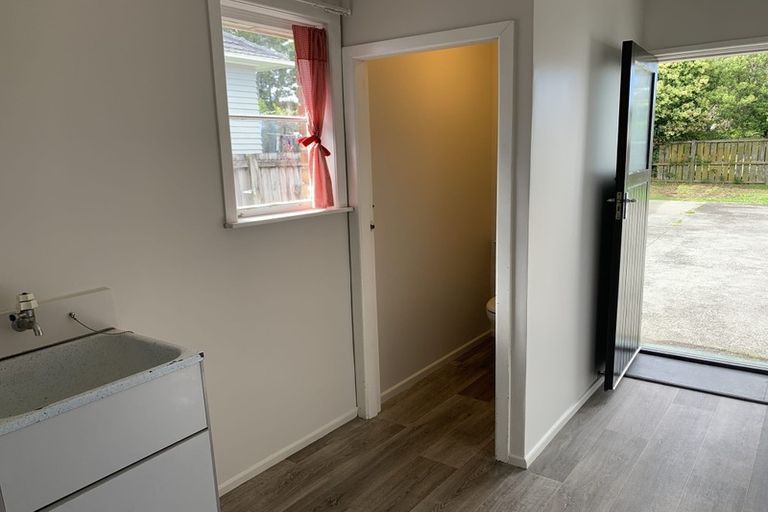 Photo of property in 9 Valdale Road, Henderson, Auckland, 0610