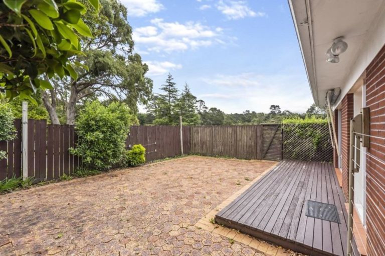 Photo of property in 1/9 Paruru Avenue, Northcote, Auckland, 0627