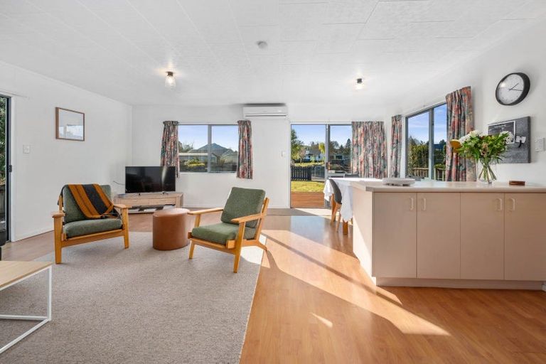 Photo of property in 4 Antonia Place, Kinloch, Taupo, 3377