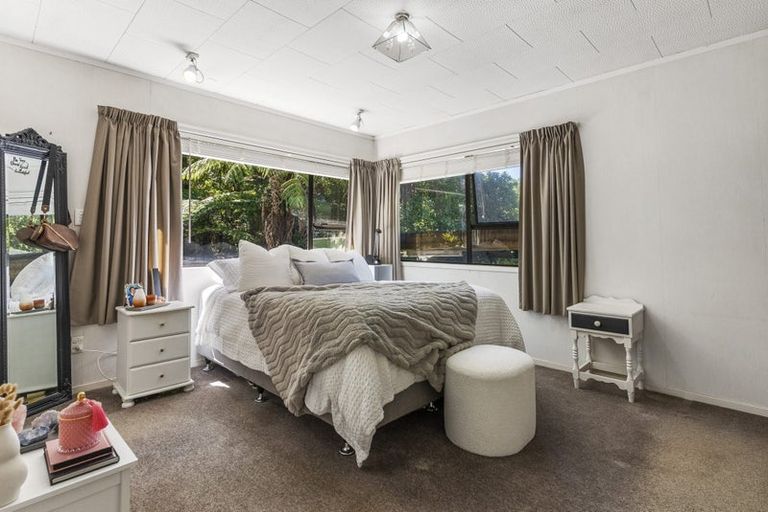 Photo of property in 1/27 Flavia Close, Torbay, Auckland, 0630