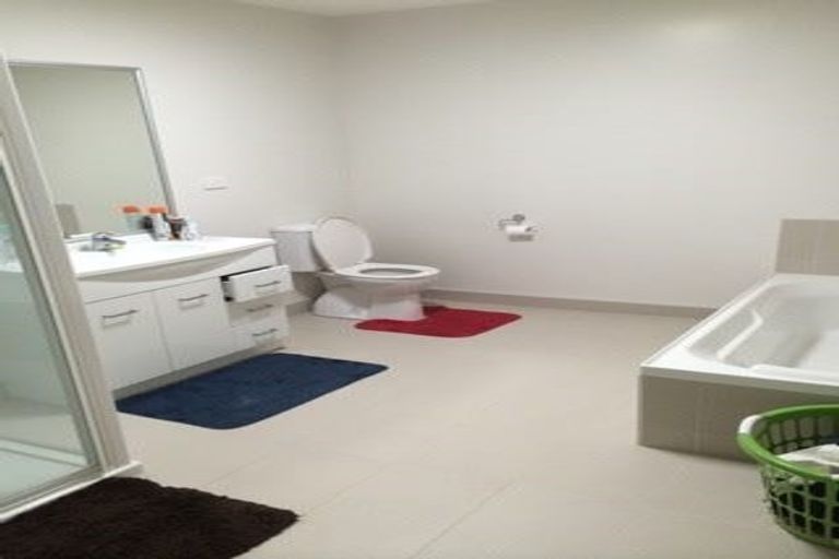 Photo of property in 68 Popokatea Drive, Takanini, 2112