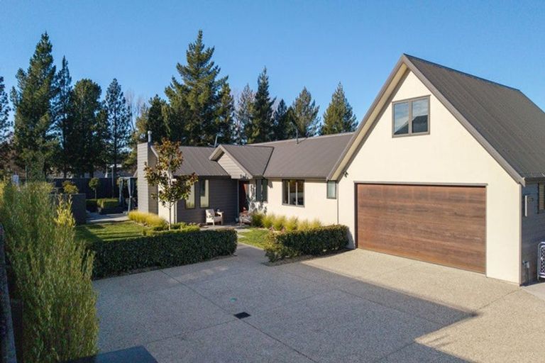 Photo of property in 8 Spruce Close, Alexandra, 9320