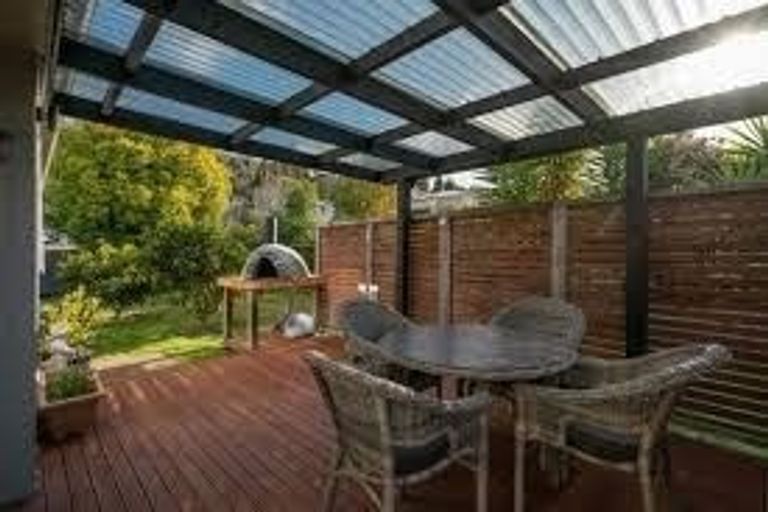 Photo of property in 7 Reeves Road, Acacia Bay, Taupo, 3330