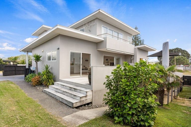 Photo of property in 106 Saint Patricks Row, Whangamata, 3620