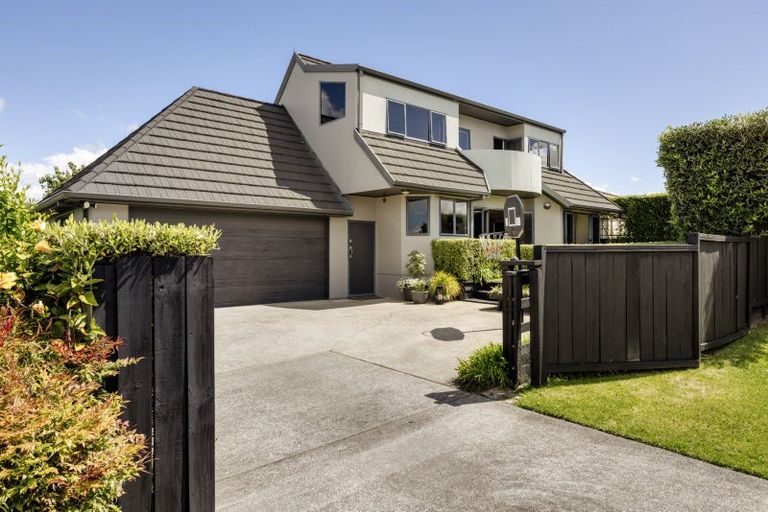 Photo of property in 19 Highcroft Place, Welcome Bay, Tauranga, 3112