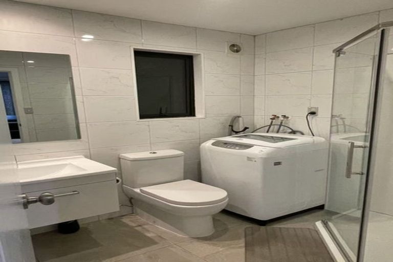 Photo of property in 2 Cranberry Place, Bucklands Beach, Auckland, 2012