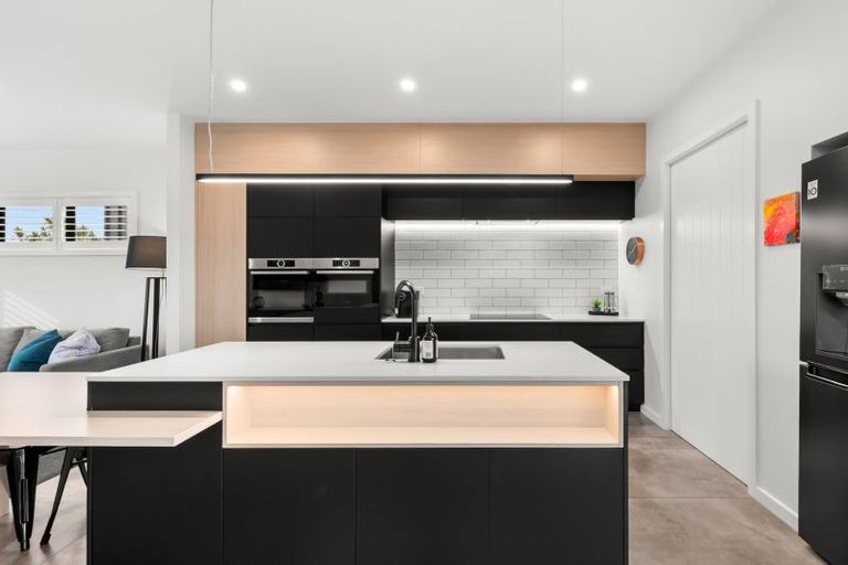 Photo of property in 16 Cuba Street, Petone, Lower Hutt, 5012