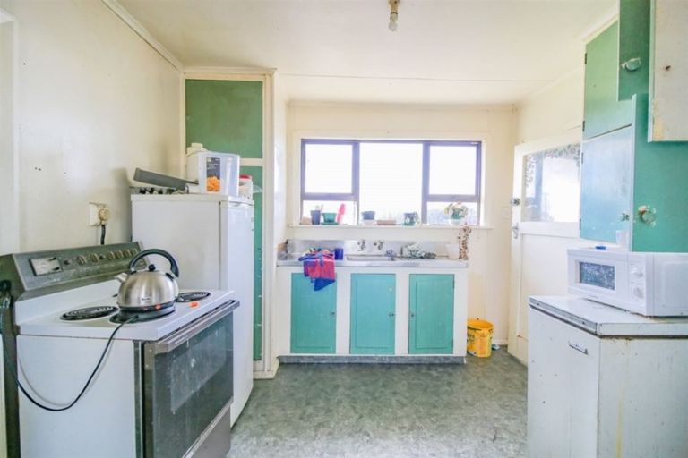 Photo of property in 14 Egmont Street, Patea, 4520