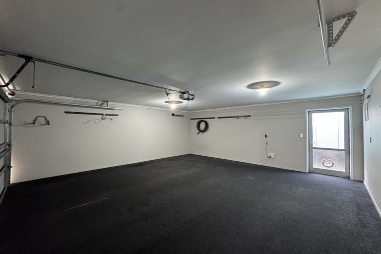 Photo of property in 17 Denham Court, Flagstaff, Hamilton, 3210